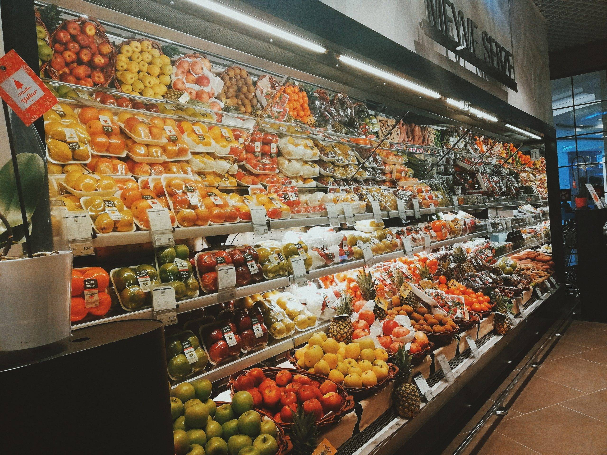 Blick auf ein Supermarktregal