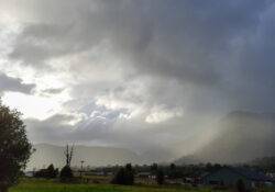 Tiefe Wolken und viel Regen in Fox Glacier
